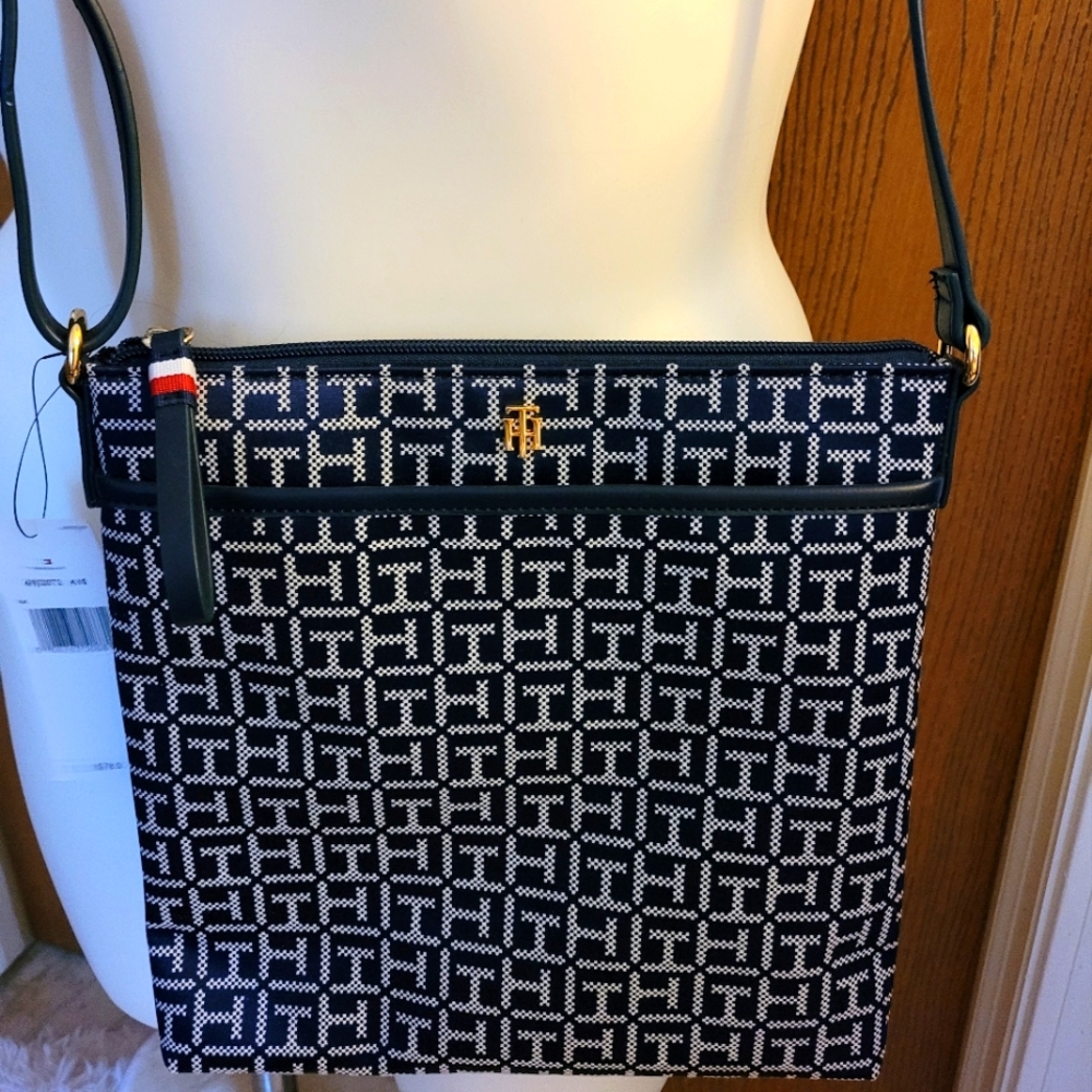 TOMMY HILFIGER CLASSIC CROSSBODY